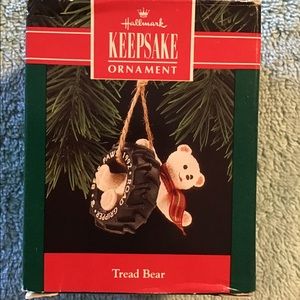 Hallmark Keepsake Ornament 1992 Tread Bear!